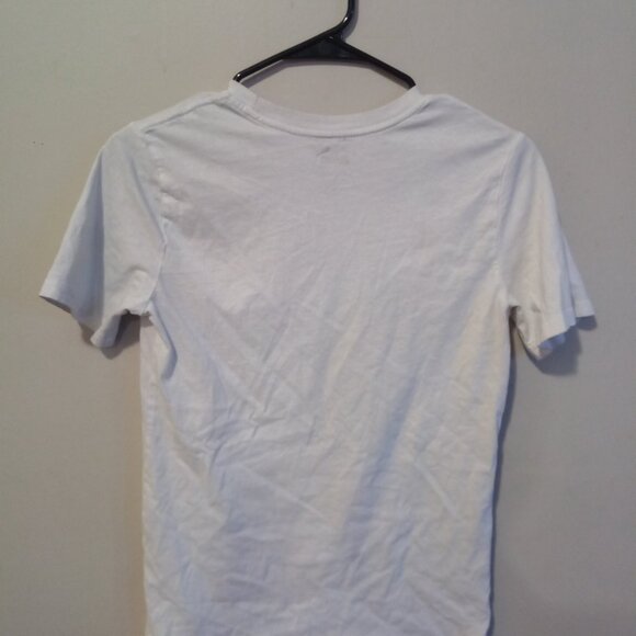 Boys White T-shirt (Large, 14–16 Years) with Bold Logo – Gently Used - Picture 2 of 2